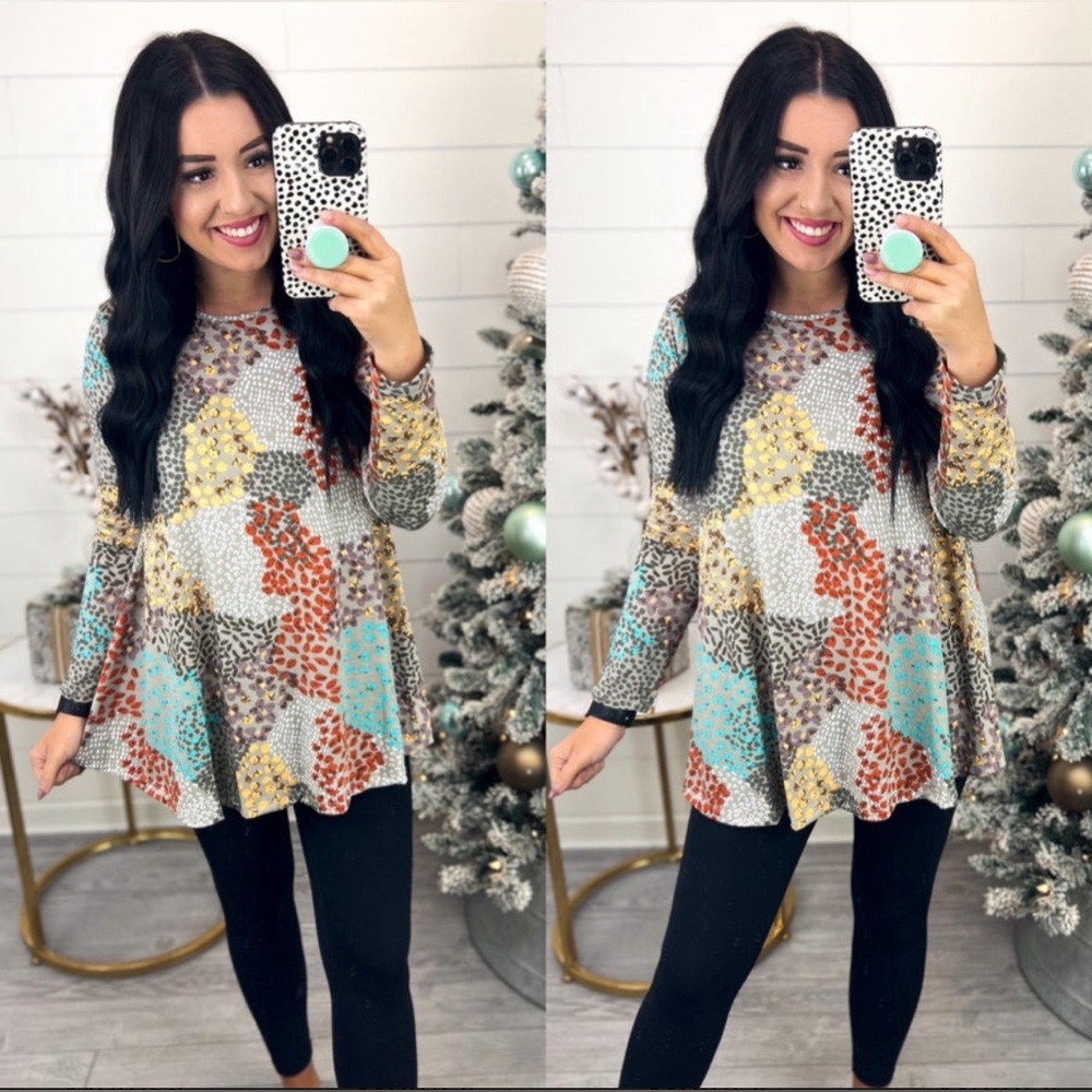 Boutique Wrinkle Free Floral Flowy Top